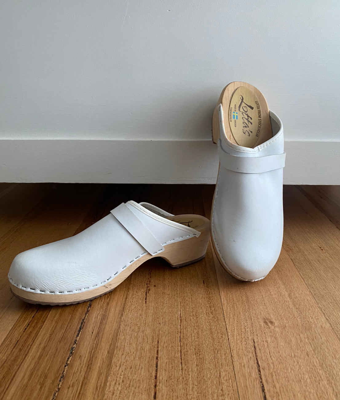 White Swedish Clogs // Size 41 (small fit)