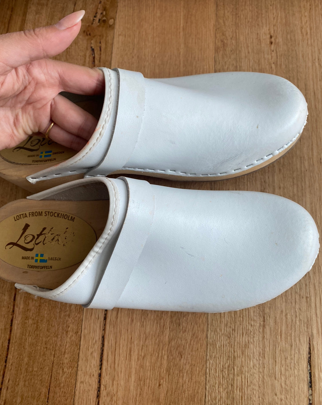 White Swedish Clogs // Size 41 (small fit)