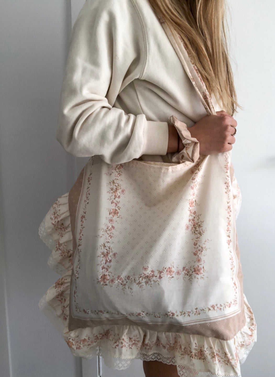 Sleepy Sundays Tote + Scrunchie // Floral Lace